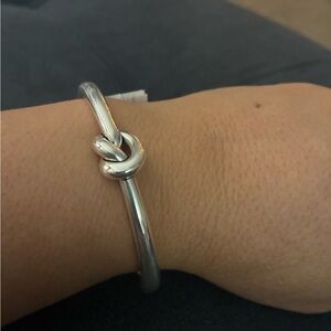 Interlok Single Knot Hinged Bangle